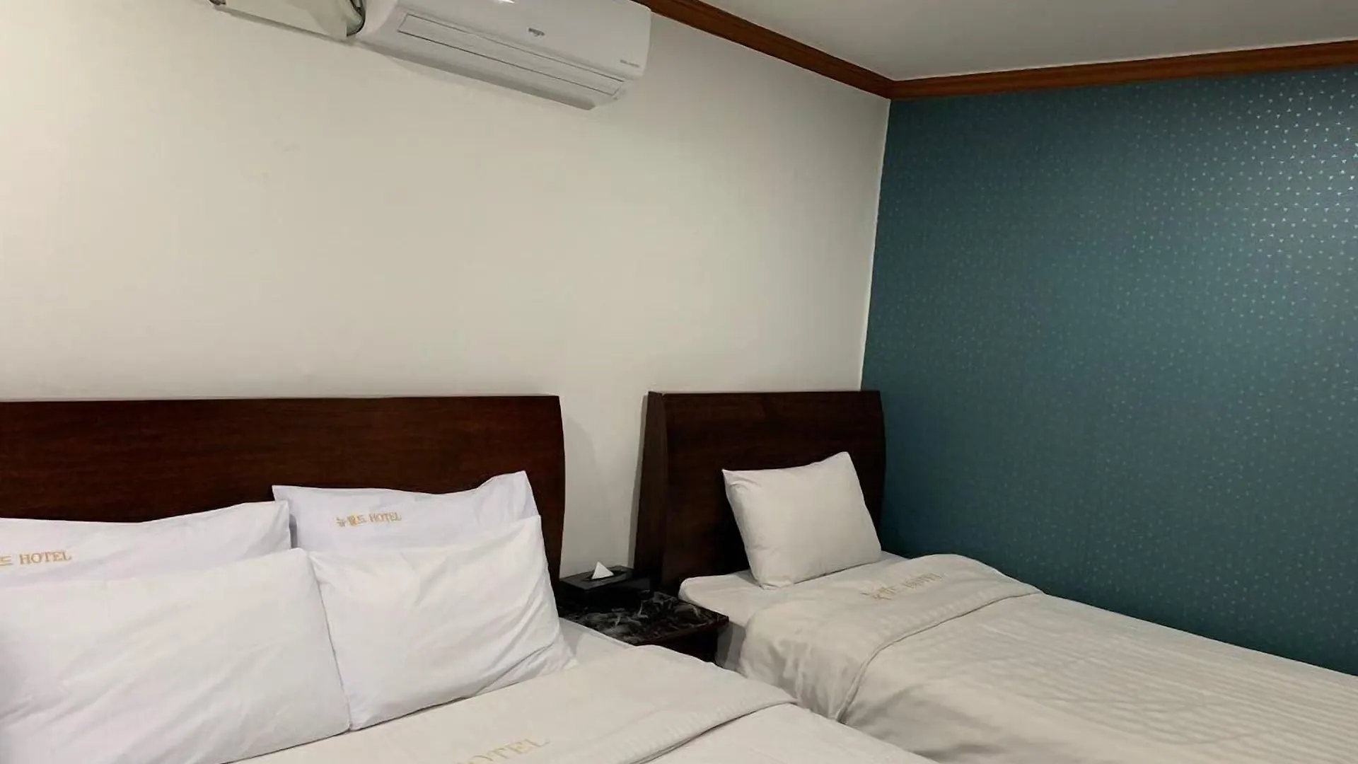 New World Hotel Seoul 2*,